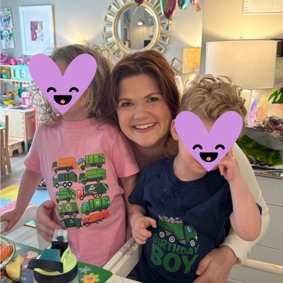 I’m Stephanie—a marketing maven, single mom, and a lover of cute clothes. - Picture 2 of 3